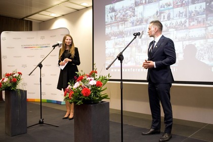 Ewelina Nawara, dyrektor Media-Pro Polskie Media Profesjonalne i dr inż. Marek Bauer, prodziekan Wydziału Inżynierii Lądowej, Politechnika Krakowska