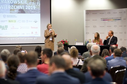 Barbara Dzieciuchowicz, prezes Ogólnopolskiej Izby Gospodarczej Drogownictwa podczas wystąpienia