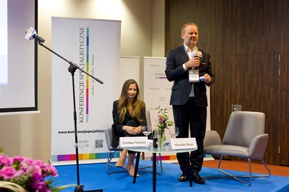 Ewelina Nawara, dyrektor Media-Pro Polskie Media Profesjonalne i Mirosław Bajor, dyrektor programowy cyklu KONFERNCJE SPECJALISTYCZNE nauka-praktyka-biznes
