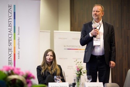 Ewelina Nawara, dyrektor Media-Pro Polskie Media Profesjonalne i Mirosław Bajor, dyrektor programowy cyklu KONFERNCJE SPECJALISTYCZNE nauka-praktyka-biznes