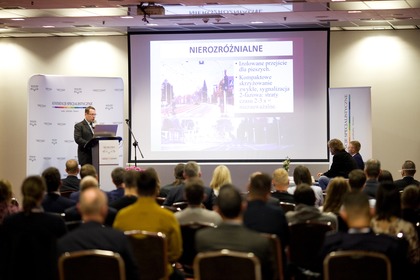 dr inż. Jeremi Rychlewski w trakcie prezentacji