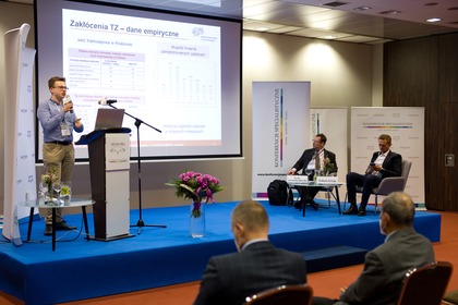 mgr inż. Arkadiusz Drabicki w trakcie prezentacji