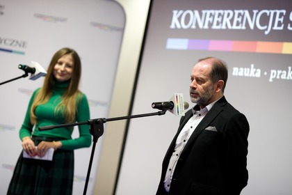 Ewelina Nawara, dyrektor Media-Pro Polskie Media Profesjonalne i Marek Dworak, sekretarz Małopolskiej Wojewódzkiej Rady Bezpieczeństwa Ruchu Drogowego, pełnomocnik dyrektora ds. Bezpieczeństwa Ruchu Drogowego Małopolski Ośrodek Ruchu Drogowego w Krakowie