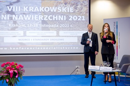Mirosław Bajor, dyrektor programowy cyklu KONFERENCJE SPECJALISTYCZNE i Ewelina Nawara, dyrektor Media-Pro Polskie Media Profesjonalne