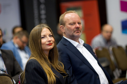 Ewelina Nawara, dyrektor naczelna Media-Pro Polskie Media Profesjonalne i Mirosław Bajor, dyrektor programowy cyklu KONFERNCJE SPECJALISTYCZNE nauka-praktyka-biznes