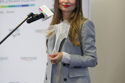 Ewelina Nawara, dyrektor naczelna Media-Pro Polskie Media Profesjonalne, przewodnicząca Komitetu Organizacyjnego otwiera KONGRES MOBILNOŚCI 2024.