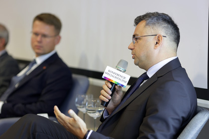 Debata inauguracyjna KONGRESU MOBILNOŚCI 2024. Radosław Włoszek, prezes zarządu Kolei Małopolskich Sp. z o.o.  