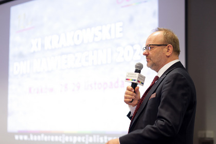 Mirosław Bajor, dyrektor programowy cyklu KONFERENCJE SPECJALISTYCZNE nauka-praktyka-biznes, przewodniczy sesjiInteligentne miasta. Źródła danych o mobilności. 