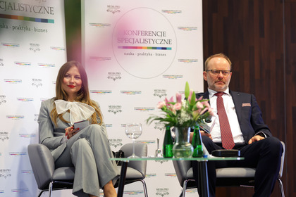 Ewelina Nawara i Mirosław Bajor przewodniczą sesji 