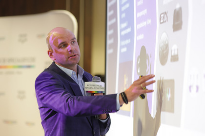 „SENSOR XT - AI w służbie zrównoważonego miasta przyszłości” przedstawił Piotr Nowak z Lumiqon Sp. z o.o.