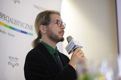 Jarosław Szustek, „Sterowanie akomodacyjne z wykorzystaniem faz ruchu o ujemnym czasie trwania”. [15’] Jarosław Szustek, Tramwaje Warszawskie sp. z o.o.